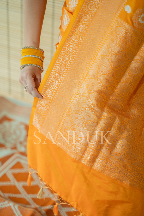 Vainika (Saree)